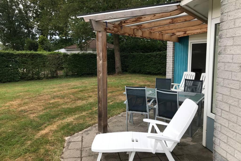 Rustig Gelegen Bungalow In Mooi Havelte Eksteriør bilde