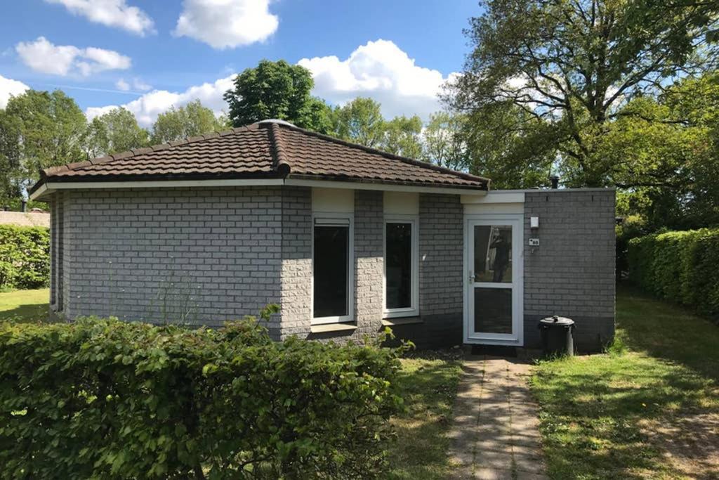 Rustig Gelegen Bungalow In Mooi Havelte Eksteriør bilde